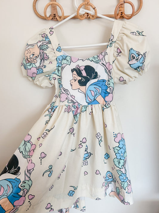 Snow White Puff Sleeve Dress (6Y)